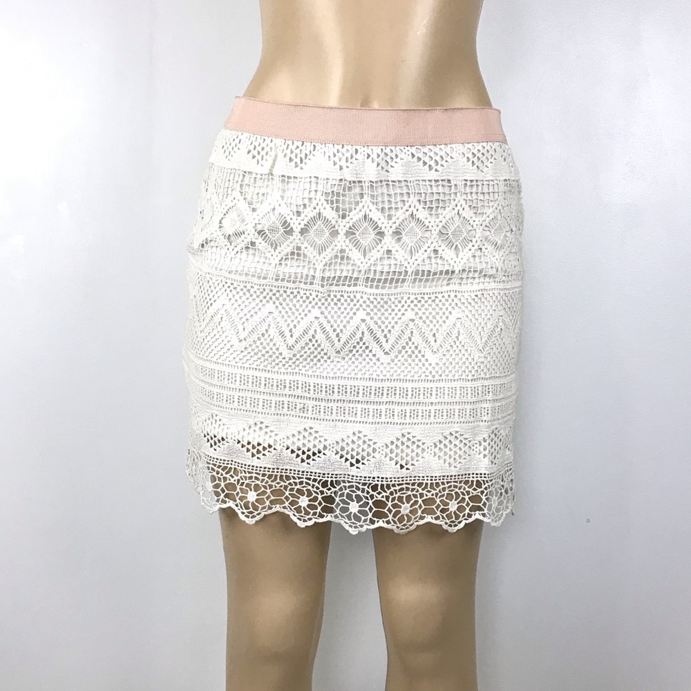 AEO  Mini Skirt Size 4   Beige A1-8